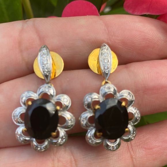 New Onyx & Diamond Drop Earrings in 18k Solid Gold - Picture 2 of 6